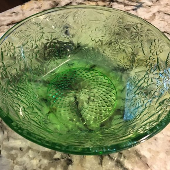 Vintage Green Depression Indiana Glass Pineapple Floral Serving Bowl 7.5" - Picture 2 of 5